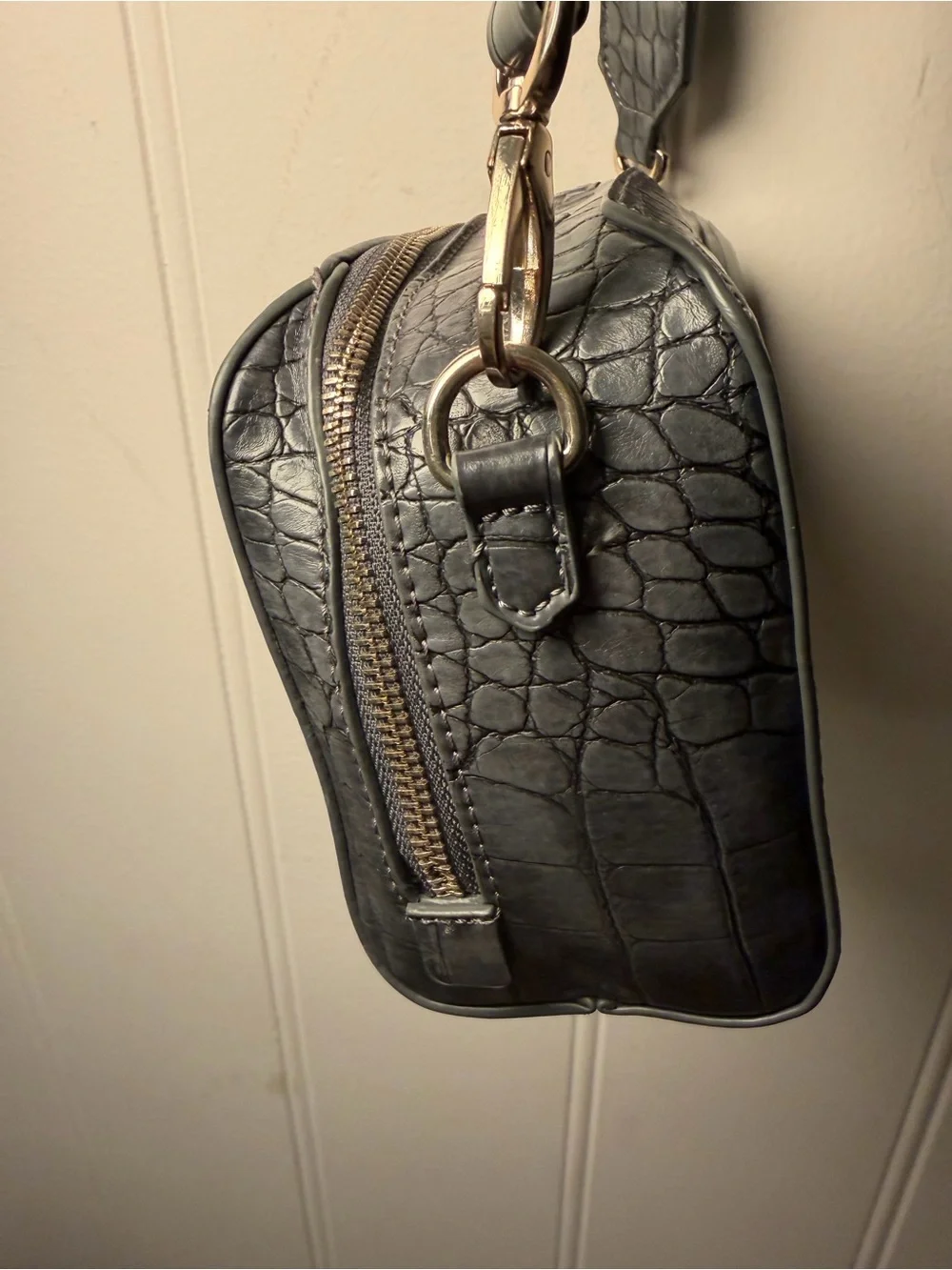 Valentino Black Logo Strap Croc-Embossed Crossbody - Picture 5 of 7